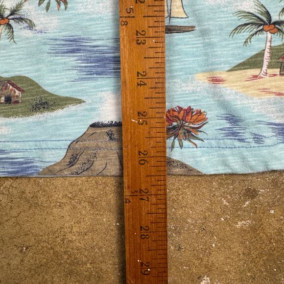 Levi’s Hawaiian Pocket T-Shirt Men’s Medium Blue Island Print Surfer Aloha Top - Picture 7 of 8